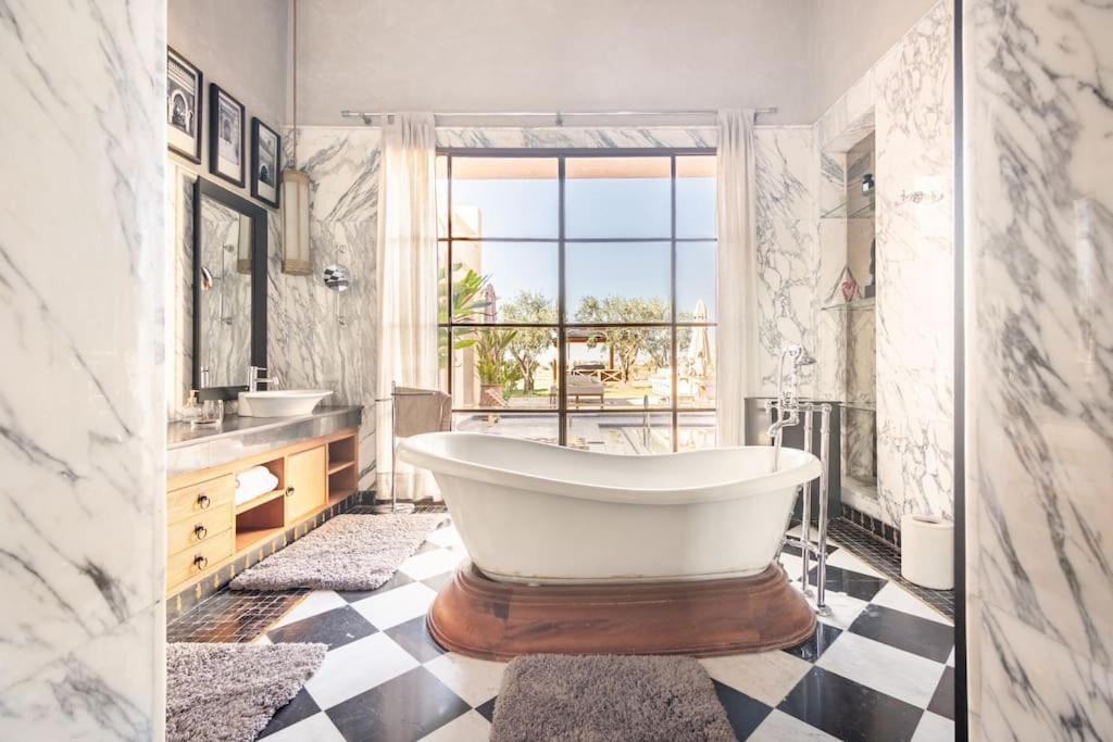 Villa May Sur Le Golf De La Palmeraie With Cooker And Butler Included มาร์ราเกช ภายนอก รูปภาพ